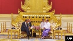 အမေရိကန် သမ္မတ နဲ့ မြန်မာ သမ္မတ နေပြည်တော်မှာ တွေ့ဆုံ။