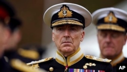 Адмирал Тони Радакин во время коронации короля Карла III в Лондоне. 6 мая 2023 года. (Andrew Milligan/Pool via AP)