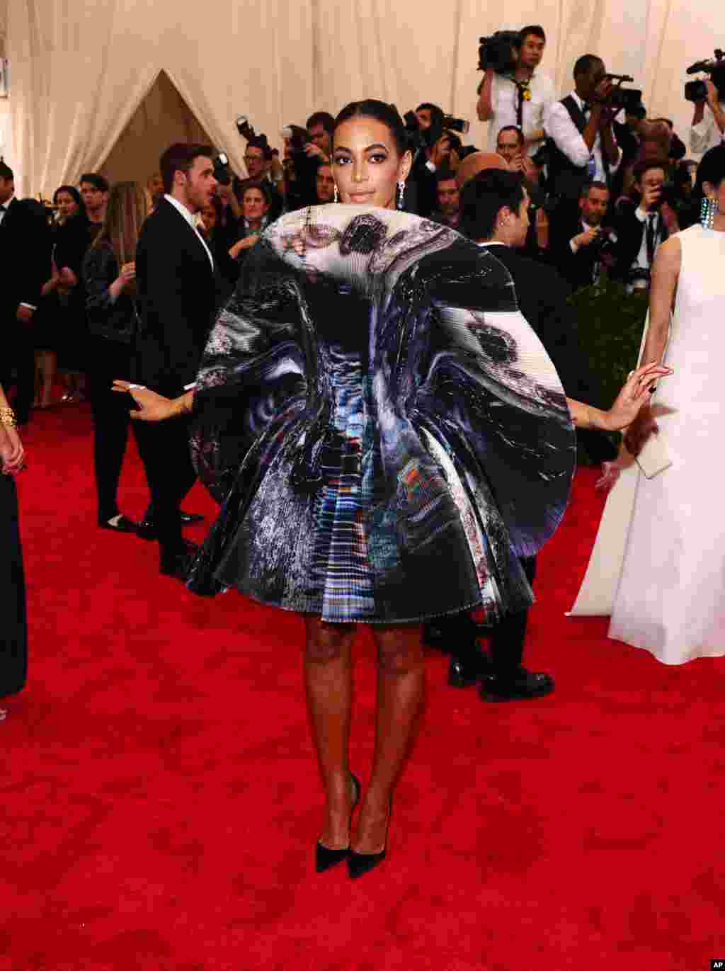 2015 MET Museum Costume Institute Benefit Gala-10