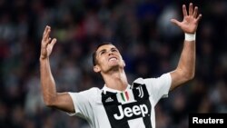 Reaksi Cristiano Ronaldo, pemain depan Juventus, dalam laga Liga Italia Serie A antara Juventus melawan Bologna di Stadion Allianz, Torino, 26 September 2018.