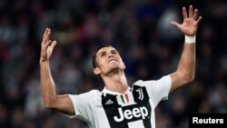 Cristiano Ronaldo, pemain Juventus asal Portugal, bereaksi dalam pertandingan Seri A Italia melawan Bologna tanggal 26 September 2018 di Stadium Allianz, Turin (foto: AFP Photo/Marco Betorello)