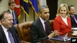 Predsednik Barak Obama sa guvernerima više saveznih država u Beloj kući