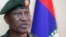 Kakakin Ma'aikatar Tsaron Najeriya, Chris Olukolade wanda fitar da sanarwar ceto kusan duka daliban Chibok, daga baya kuma ya janye kalaman. 