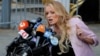 Porno glumica Stephanie A. Gregory Clifford poznata i kao Stormy Daniels, ispred federalnog suda u aprilu 2018. (Foto: Reuters/Lucas Jackson)