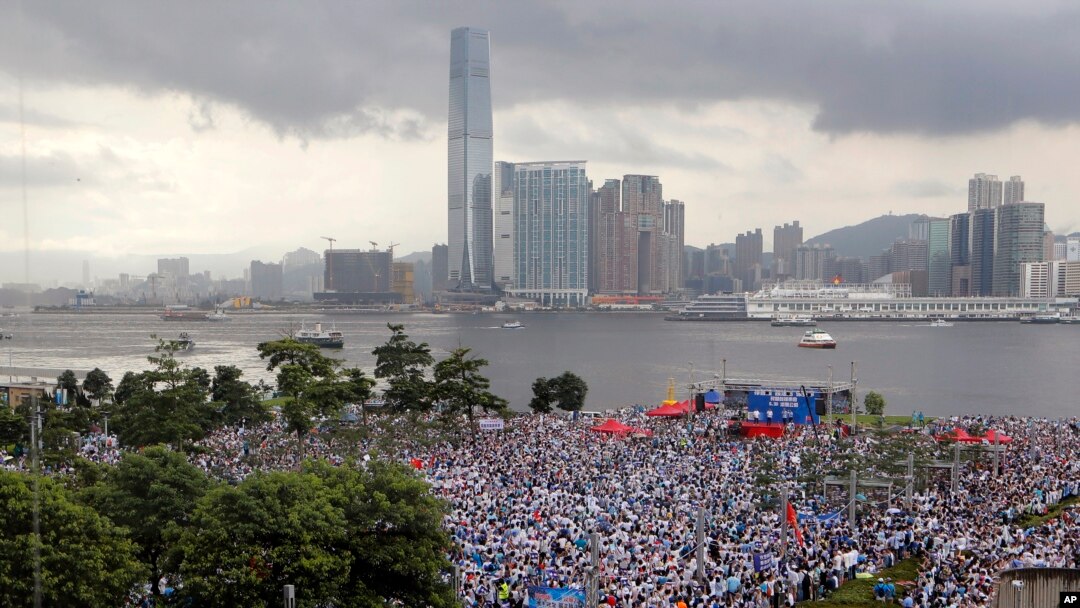 親中派在香港集會支持警方慶祝回歸（2019年6月30日）