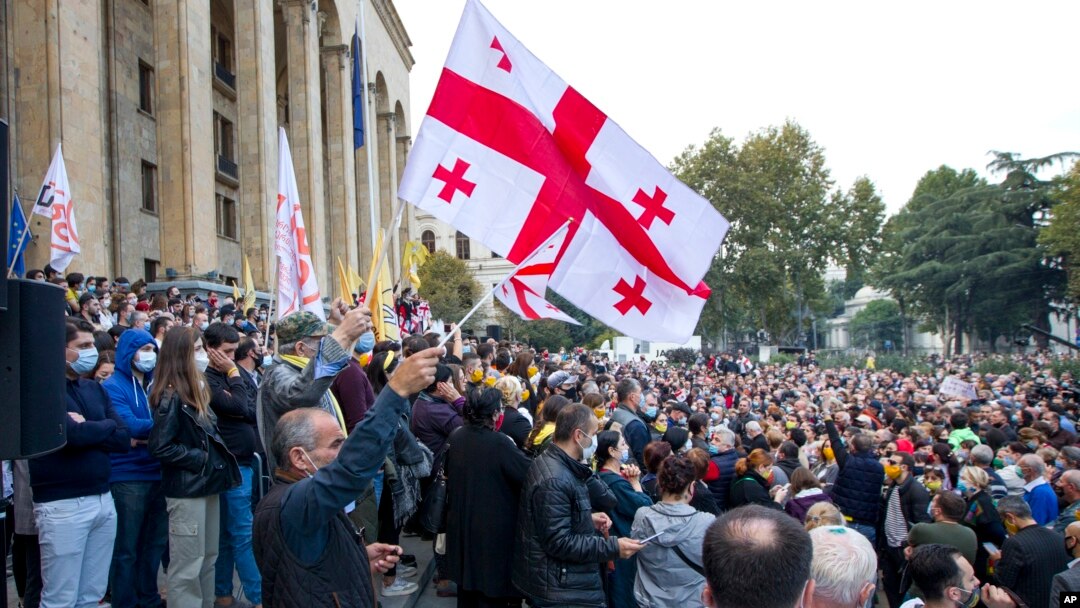 Предвыборный митинг у здания парламента Грузии. 1 ноября 2020