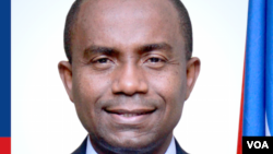 Rotchild Francois Junior, Minis Kominikasyon peyi d Ayiti.