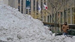 Una expansiva tormenta ha azotado extensas áreas de Estados Unidos y las advertencias de mal tiempo podrían prolongarse.