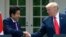El presidente Donald Trump se reunió con el primer ministro japonés Shinzo Abe, el jueves, en la Oficina Oval y luego ofrecieron una conferencia conjunta en la Casa Blanca.