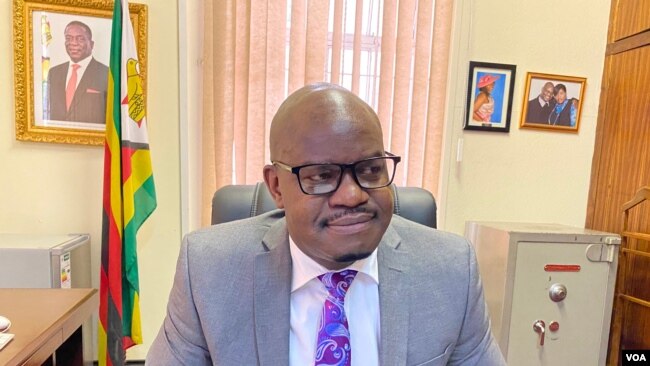 FILE - Ndabaningi Nick Mangwana, Zimbabwe’s Information Ministry secretary, says all civil servants who have not been vaccinated against COVID-19 will not be allowed to work. (Columbus Mavhunga/VOA)