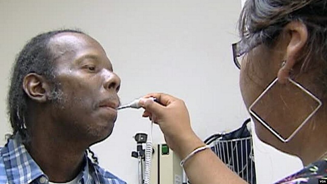 Wilbert Smith, warga AS berobat di klinik kesehatan gratis di Arlington, Virginia (foto: dok). Sedikitnya 30 juta warga AS tidak memiliki asuransi kesehatan. 