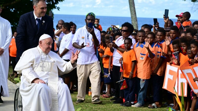 Pope Francis delivers medical supplies in visit to remote jungle town