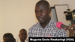 Bazia Justin, speaking at a recent forum aimed at boosting the involvement of South Sudanese youth in building the nation's agriculture sector. (VOA/Mugume Davis Rwakaringi)