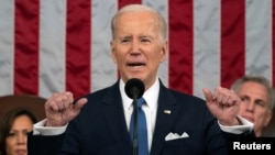Presiden Joe Biden menyampaikan pidato kenegaraan di Gedung US Capitol, Selasa, 7 Februari 2023, di Washington. (Foto: Jacquelyn Martin via REUTERS)