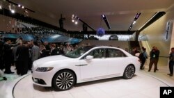 Lincoln Continental dipamerkan di North American International Auto Show, Selasa, 12 Januari 2016 di Detroit.