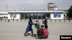 Hamid Karzay aeroporti. Uning xavfsizligini Turkiyaga topshirish xususida muzokara ketmoqda.