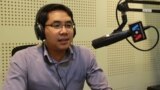 Sok Udom, Dean of Academic Affairs of Zaman University, Phnom Penh, discusses "Latest Developments and Outlook for Thai-Cambodian Relations" on VOA Khmer's Hello VOA radio call-in show, Thursday, March 3, 2016. (Lim Sothy/VOA Khmer)