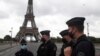 Polisi Paris Blokade Seputar Eiffel Setelah Muncul Ancaman Bom