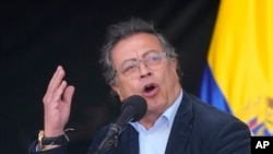 El presidente de Colombia, Gustavo Petro, se dirige a sus partidarios durante una manifestación a favor de sus propuestas de reformas en la Plaza Bolívar de Bogotá, Colombia, el jueves 19 de septiembre de 2024.