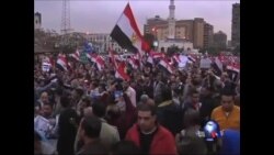 埃及抗议者在总统官邸外露营