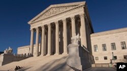 Gedung Mahkamah Agung Amerika di Washington DC (foto: dok). 