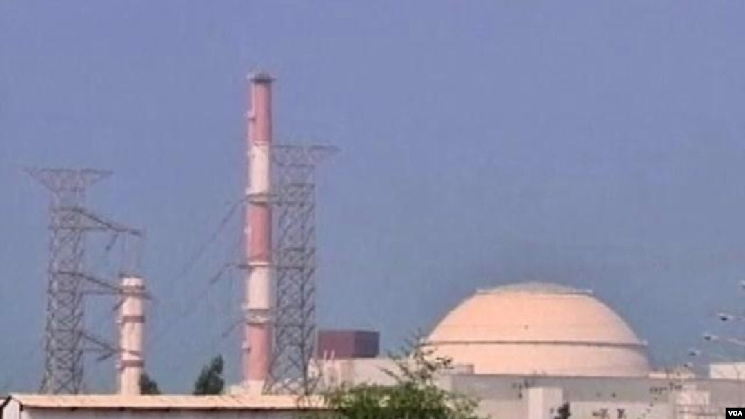 Pembangkit Nuklir Bushehr, 1245 kilometer dari ibukota Tehran, Iran (foto:dok). Pemerintah Iran mengecam laporan IAEA terkait tuduhan program senjata nuklir.