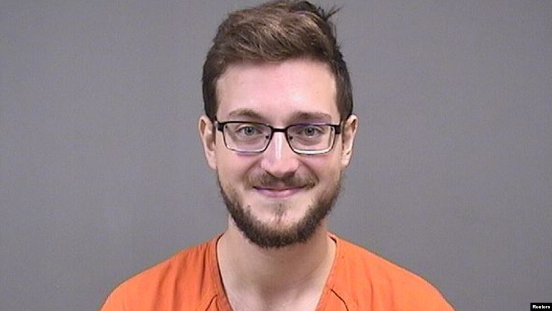James Reardon, Jr. (20 tahun) ditahan atas tuduhan mengancam sebuah pusat komunitas Yahudi di Ohio. 