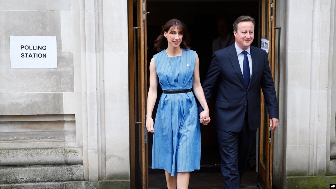 Ra'iisul wasaare Cameroon iyo xaaskiisa Samantha oo ka codeeyey London