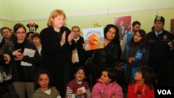 USAID yetkilisi Nancy Lindborg Türkiye ziyareti sırasında Gaziantep Islahiye Mülteci Kampı’ndaki çadır kenti ziyaret etti.