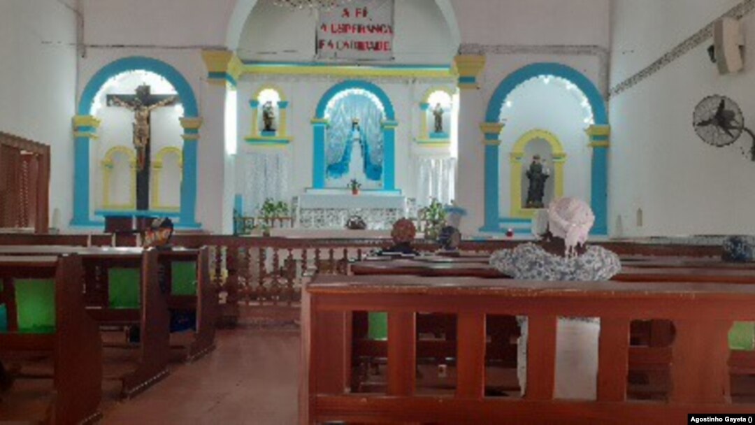 Angola, interior da Igreja da Muxima em Luanda (Foto de Arquivo)