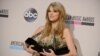 Taylor Swift Sapu Penghargaan American Music Awards