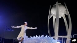 La championne olympique sud-coréenne de patinage artistique Yuna Kim lors de la cérémonie d'ouverture des Jeux olympiques d'hiver de 2018 à Pyeongchang, le 9 février 2018.