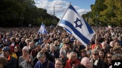 Hamas'ın İsrail saldırılarının ardından Almanya'nın başkenti Berlin'de yapılan antisemitizme karşı protesto - 22 Ekim 2023