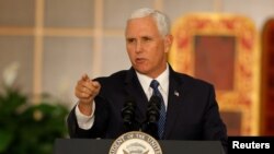 El vicepresidente de EE.UU., Mike Pence, garantizó que "no nos vamos a quedar cruzados de brazos viendo cómo se derrumba Venezuela".