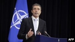 Tổng Thư Ký NATO Anders Fogh Rasmussen phát biểu trong 1 cuộc họp báo ở Brussels, 3/2/2012