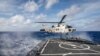 미 7함대는 지난 17일 필리핀 해상에서 미국의 이지스구축함인 존메케인호가 프랑스 해군 소속 핵추진 잠수함 에머라드호, 일본 해상자위대 헬리콥터 탑재 구축함인 휴가와 함께 반잠수함 상호운용성 연합훈련을 실시했다고 밝혔다. 사진=국방부.