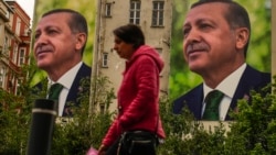 Présidentielle en Turquie: Erdogan en sursis en attendant le 2e tour