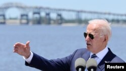 El presidente de Estados Unidos, Joe Biden, durante un discurso en Lake Charles, Luisiana, para impulsar su plan de empleos e infraestructura el 6 de mayo de 2021.