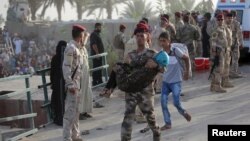 伊拉克军队帮助平民撤离拉马迪