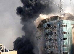 İsrail Ordusu Al Cezire televizyonu ve Associated Press haber ajansı bürolarının bulunduğu binayı hedef aldı.