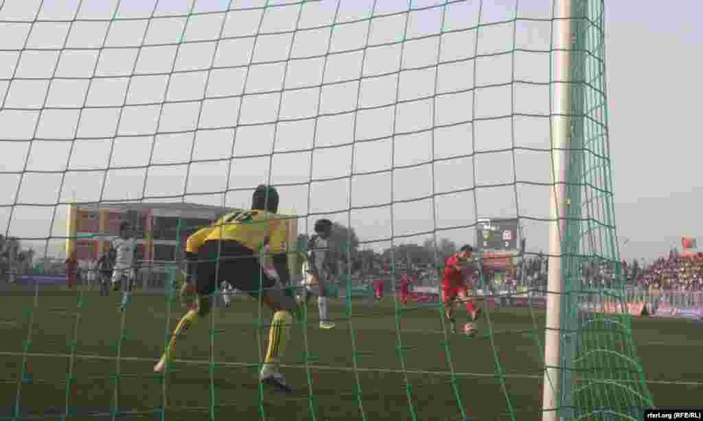 اس میچ کو دونوں ہمسایہ ملکوں کے درمیان حالیہ کشیدگی کو کم کرنے کے لیے ایک اچھا شگون قرار دیا جا رہا ہے۔