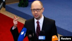 PM Arseniy Yatsenyuk mengatakan bahwa Rusia tak akan membiarkan Ukraina damai (foto: dok).