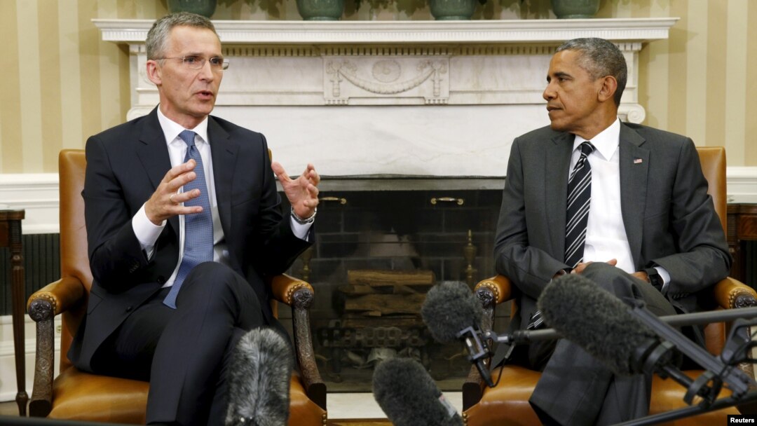 Presiden Amerika Barack Obama (kanan) menerima Sekjen NATO Jens Stoltenberg di Gedung Putih, hari Selasa (26/5).