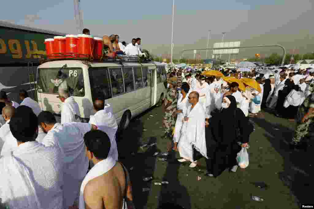 اس مرتبہ حج کے موقع پر ایبولا وائرس سے محفوظ رہنے کے لیے بھی سخت انتظامات کیے گئے۔ 