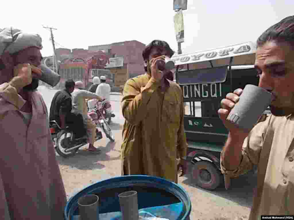 NWA IDPs during Food Distribution 07