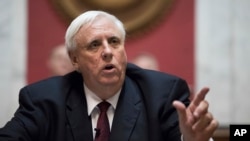 Thống đốc bang West Virginia Jim Justice