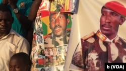 Des posters à l’effigie de Thomas Sankara. (VOA)