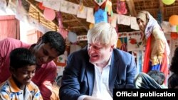 Boris Johnson ၂၀၁၈ ဖေဖော်ဝါရီလတုန်းက ရိုဟင်ဂျာစခန်းသွားရောက်လေ့လာစဉ် 