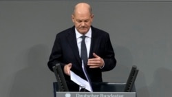 Kanselir Olaf Scholz kalah dalam mosi tidak percaya di parlemen Jerman di Berlin, hari Senin (16/12). 