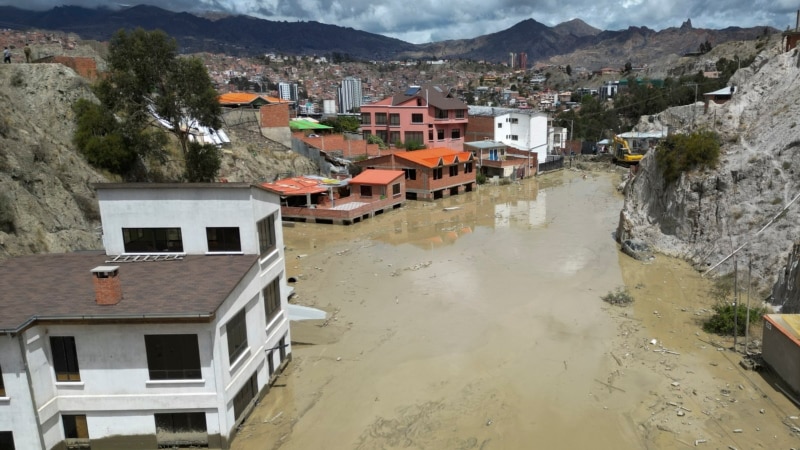 Heavy rains in Bolivia cause landslide in La Paz, destroying homes; 1 missing